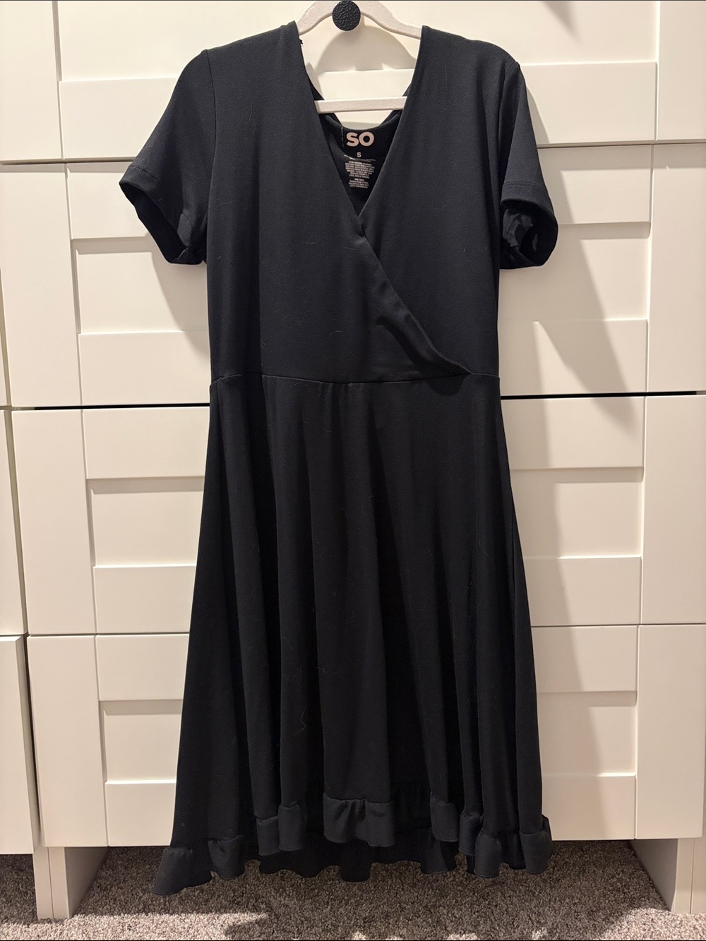 SO Black V-Neck Short-Sleeve Midi Dress